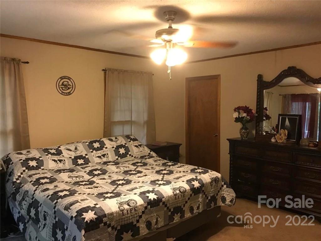 415 Russell Cove Road Waynesville, NC 28785 - Photo 9 of 22 Gallery Image 9