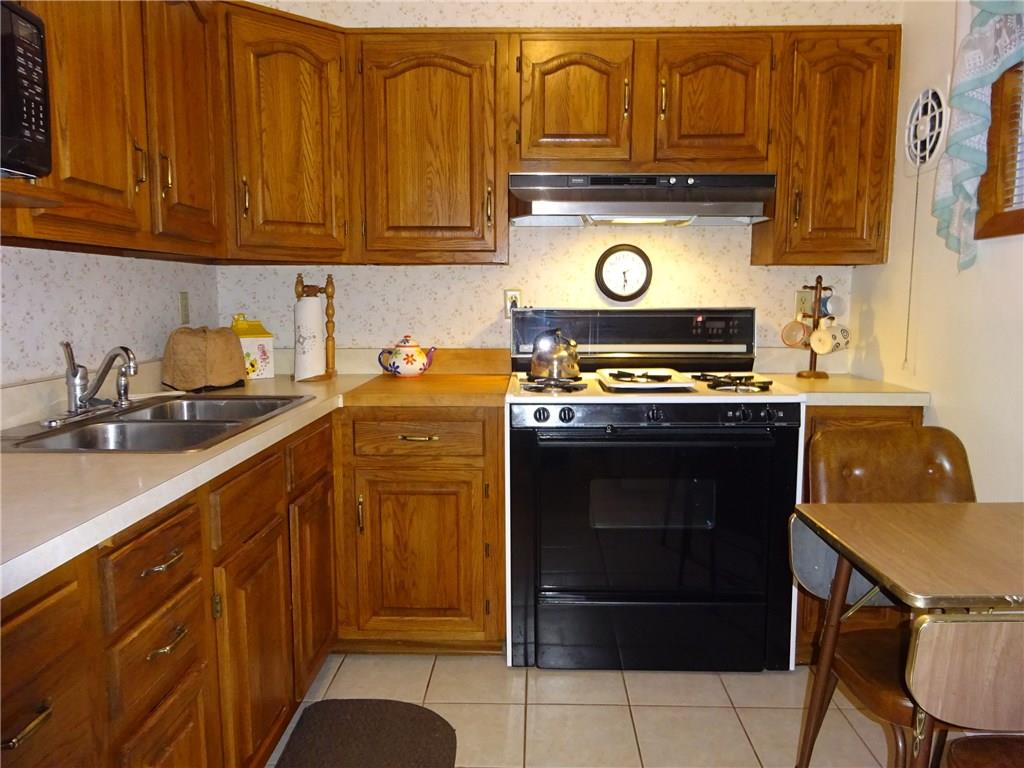 490 Lindsay Road Carnegie, PA 15106 - Photo 6 of 22 Gallery Image 6