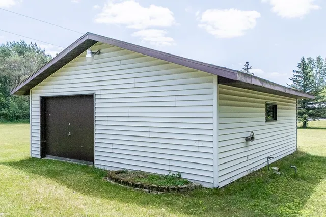 $250,000 | E9705 County Rd I, Clintonville, WI 54929