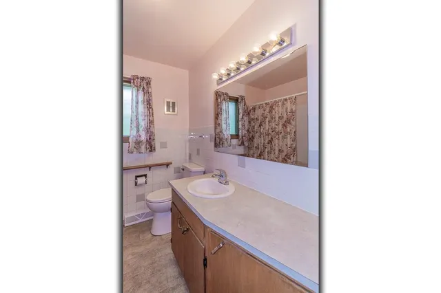 $250,000 | E9705 County Rd I, Clintonville, WI 54929