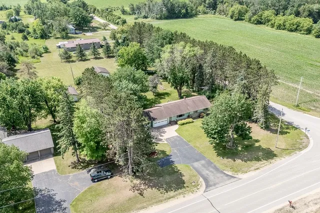$250,000 | E9705 County Rd I, Clintonville, WI 54929
