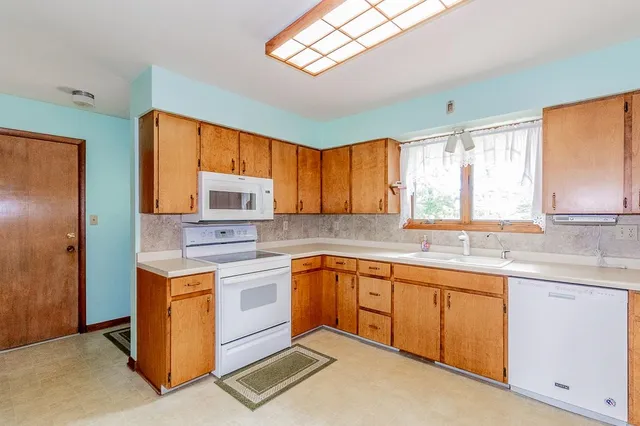 $250,000 | E9705 County Rd I, Clintonville, WI 54929