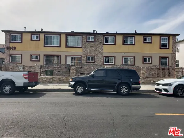 $2,995,000 | 6649 Sepulveda Boulevard, Van Nuys, CA 91411