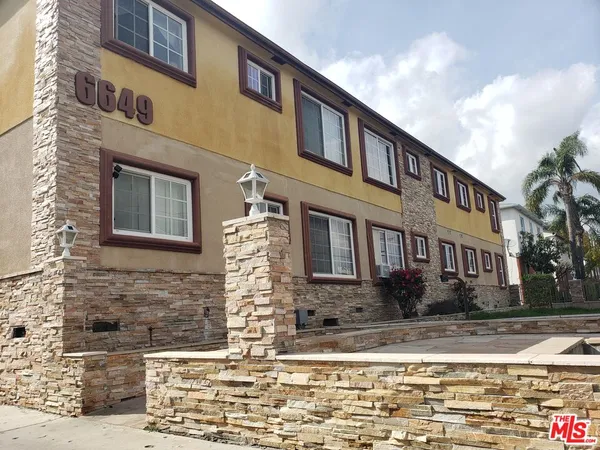 $2,995,000 | 6649 Sepulveda Boulevard, Van Nuys, CA 91411