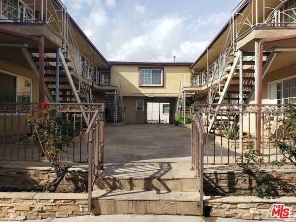 $2,995,000 | 6649 Sepulveda Boulevard, Van Nuys, CA 91411