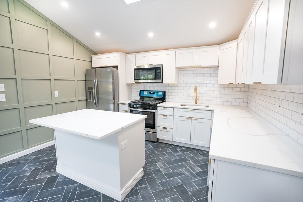 67 Leland Road Marshfield, MA 02050 - Photo 7 of 36 Gallery Image 7