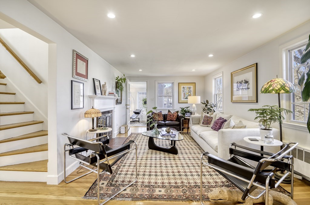 43 Robinhood Road Winchester, MA 01890 - Photo 11 of 39 Gallery Image 11