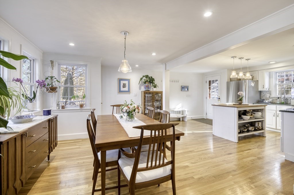 43 Robinhood Road Winchester, MA 01890 - Photo 10 of 39 Gallery Image 10