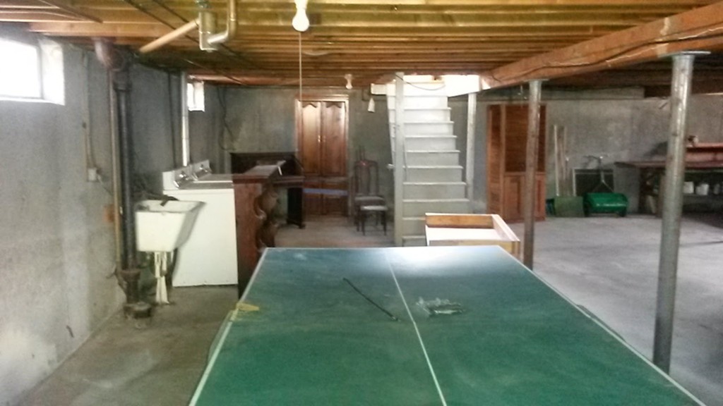 65 Timber Lane Springfield, MA 01119 - Photo 25 of 28 a lobby with yard and furniture
