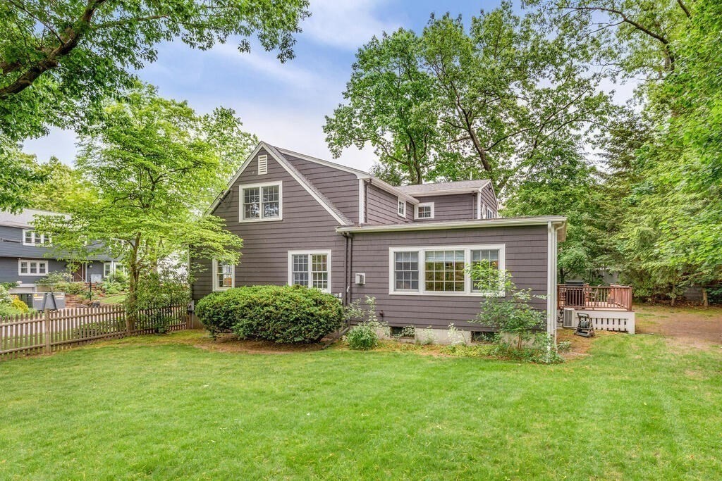 403 Hillcrest Road Needham, MA 02492 - Photo 4 of 35 Gallery Image 4