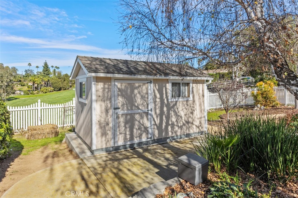 1765 Armadale Road Fallbrook, CA 92028 - Photo 6 of 45 a view of a backyard
