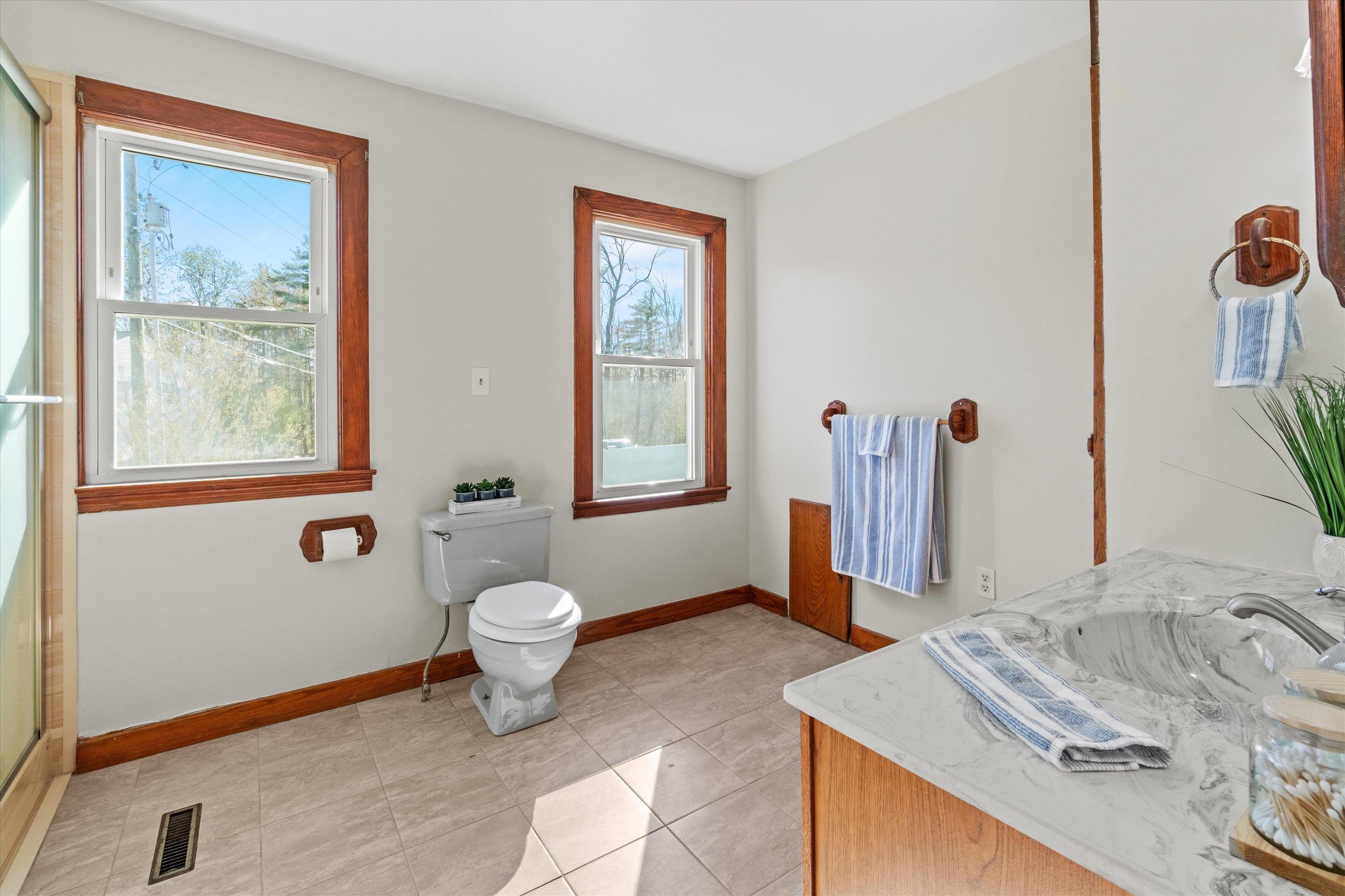 248 Rockingham Road Auburn, NH 03032 - Photo 26 of 57