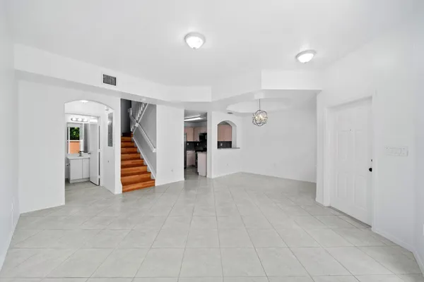 $2,500 | 717 Southwest 107th Avenue, Unit 2203, Pembroke Pines, FL 33025