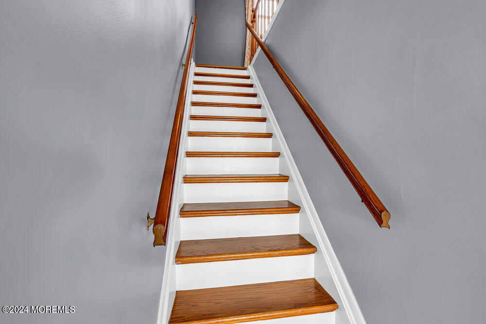 402 A Mantoloking Road Brick, NJ 08723 - Photo 18 of 51 a view of entryway