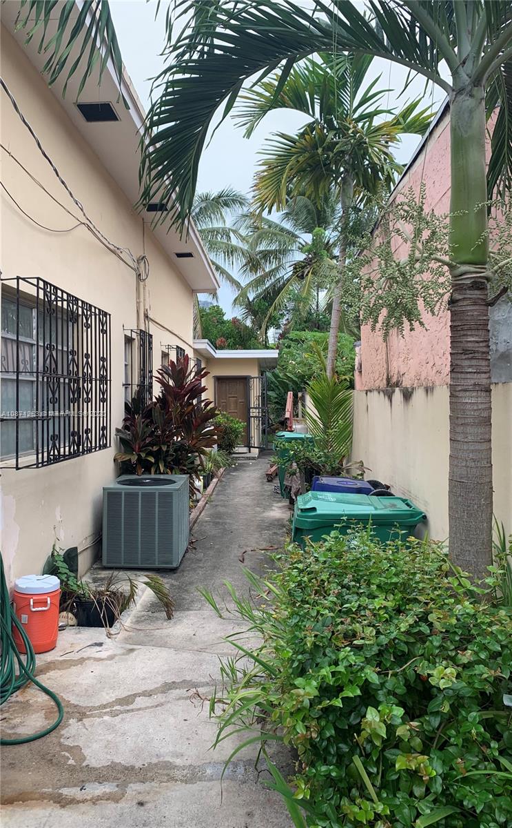 105 Southwest 22nd Road Miami, FL 33129 - Photo 5 of 26 a view of a backyard