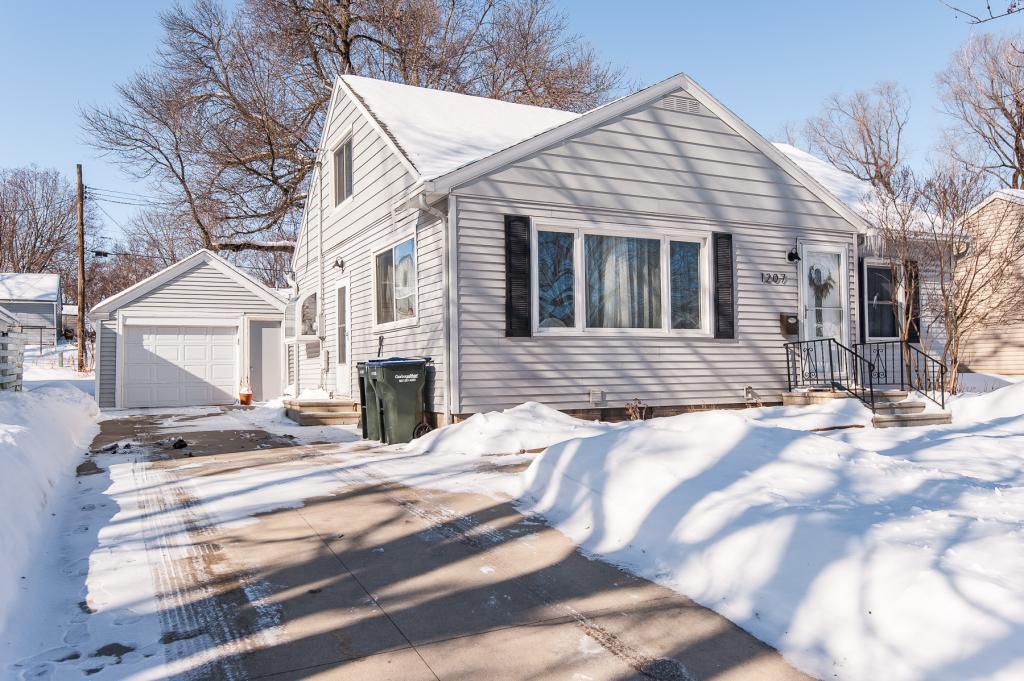 1207 10th Avenue Northwest Rochester, MN 55901 - Photo 1 of 1