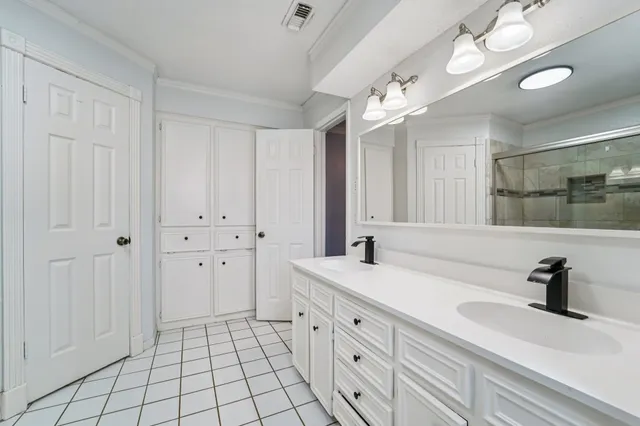 $260,000 | 4111 Woodhampton Drive, Pasadena, TX 77505