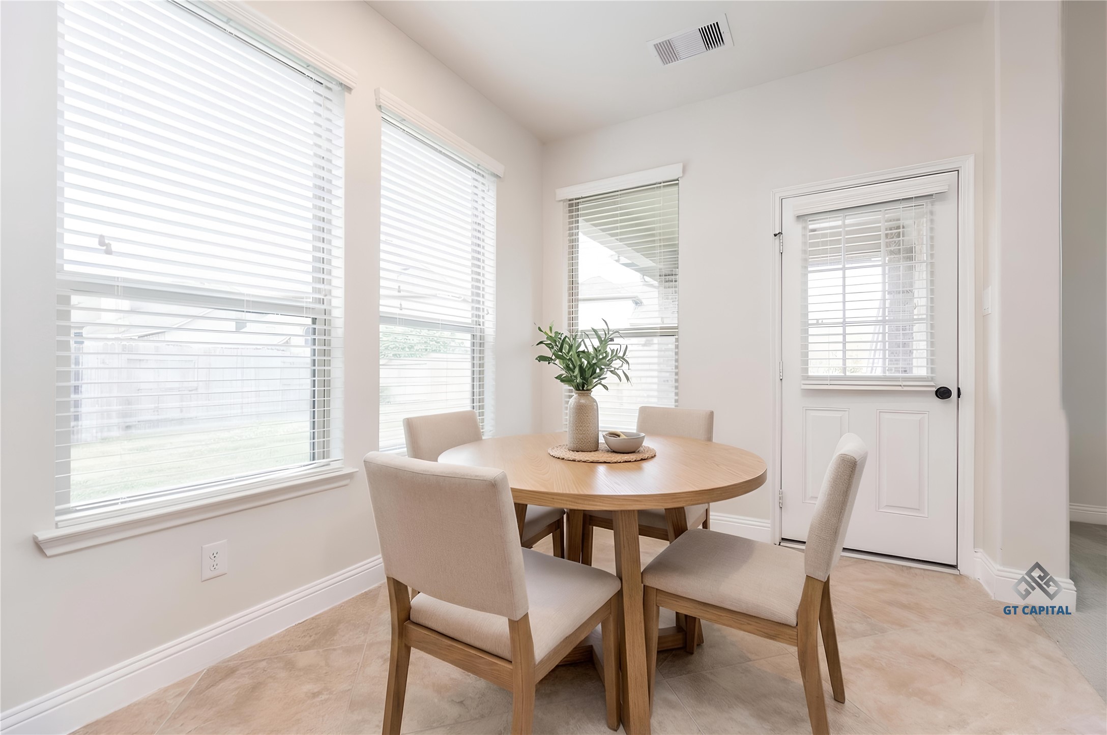 4715 Coldstream Court Sugar Land, TX 77479 - Photo 23 of 49 Virtually Staged - Breakfast Area