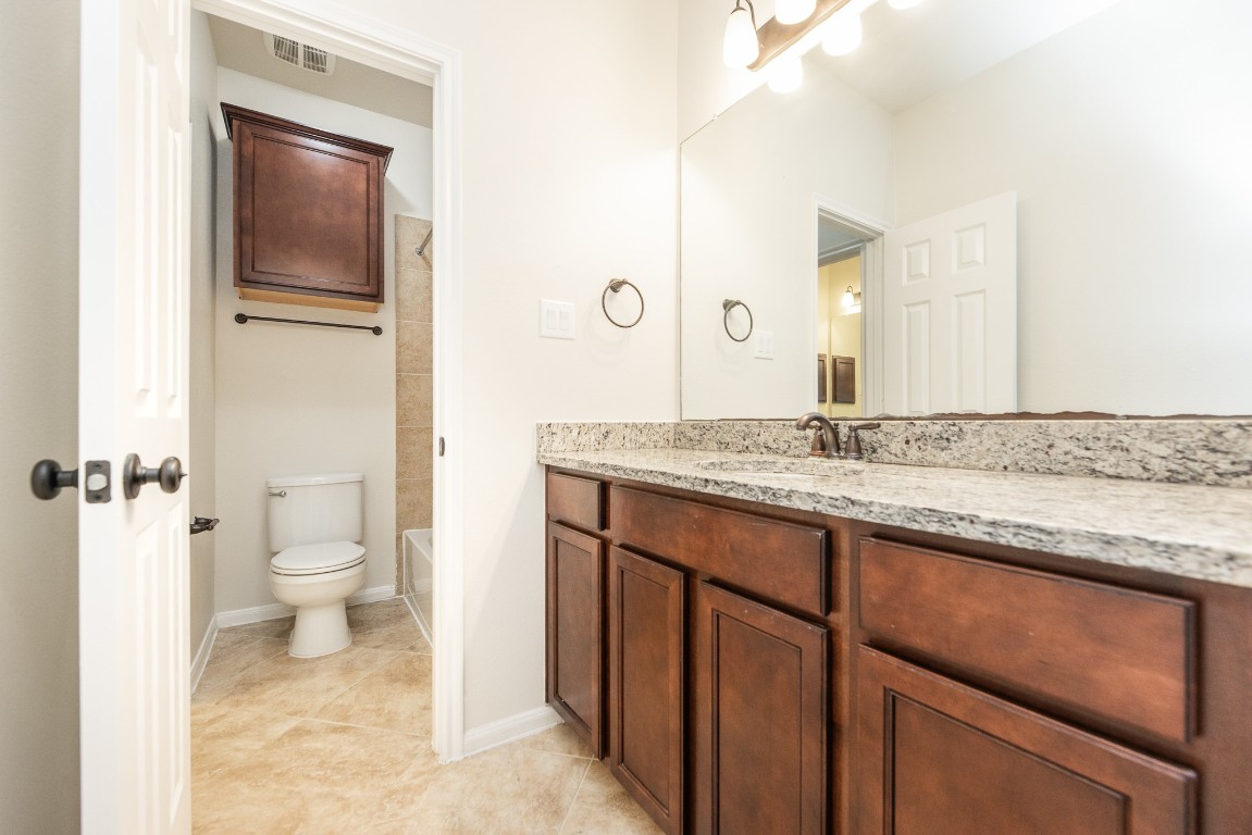 4715 Coldstream Court Sugar Land, TX 77479 - Photo 47 of 49 Third (Jack & Jill) Bathroom