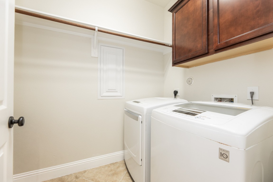 4715 Coldstream Court Sugar Land, TX 77479 - Photo 49 of 49 Laundry Room - 1st Floor