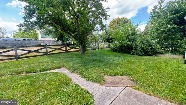 816 North Houcksville Road Hampstead, MD 21074 - Photo 4 of 23
