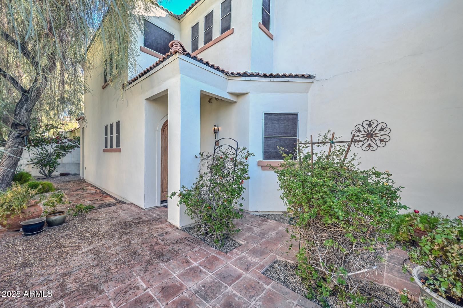 1750 East Ocotillo Road, Unit 18 Phoenix, AZ 85016 - Photo 19 of 44 Front Patio