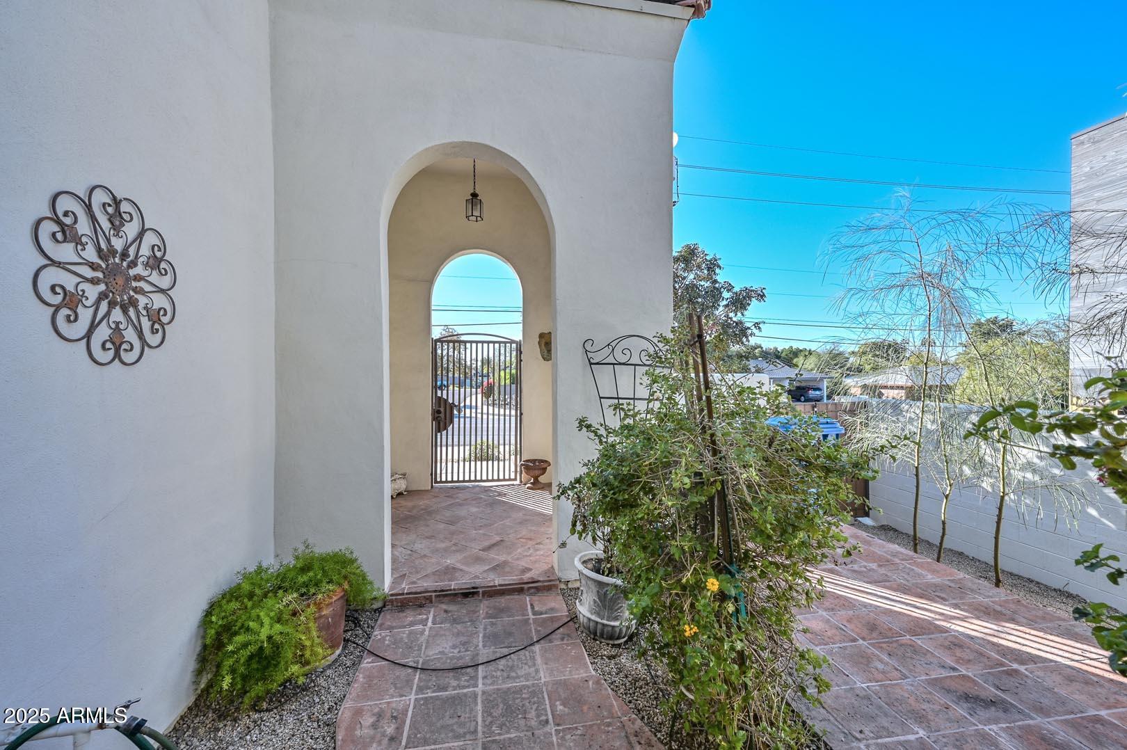 1750 East Ocotillo Road, Unit 18 Phoenix, AZ 85016 - Photo 20 of 44 Front Patio2