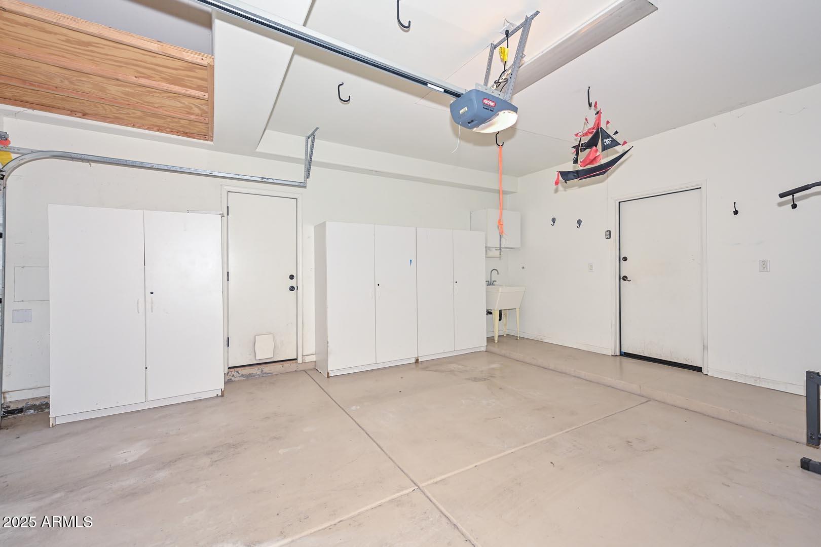 1750 East Ocotillo Road, Unit 18 Phoenix, AZ 85016 - Photo 21 of 44 Garage-Storage