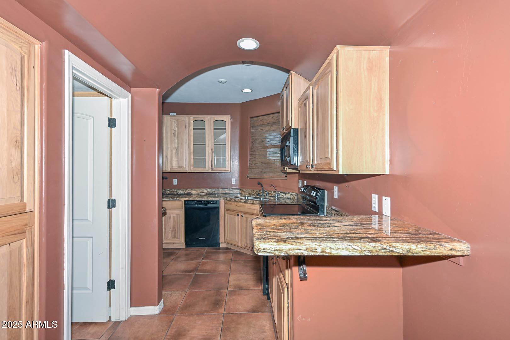 1750 East Ocotillo Road, Unit 18 Phoenix, AZ 85016 - Photo 31 of 44 Kitchen