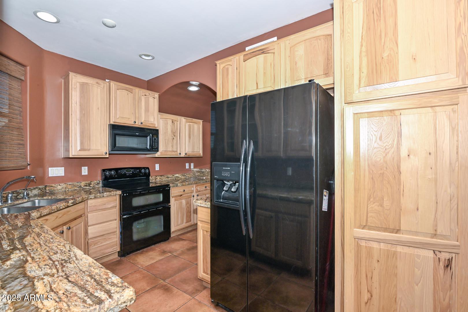 1750 East Ocotillo Road, Unit 18 Phoenix, AZ 85016 - Photo 32 of 44 Kitchen2