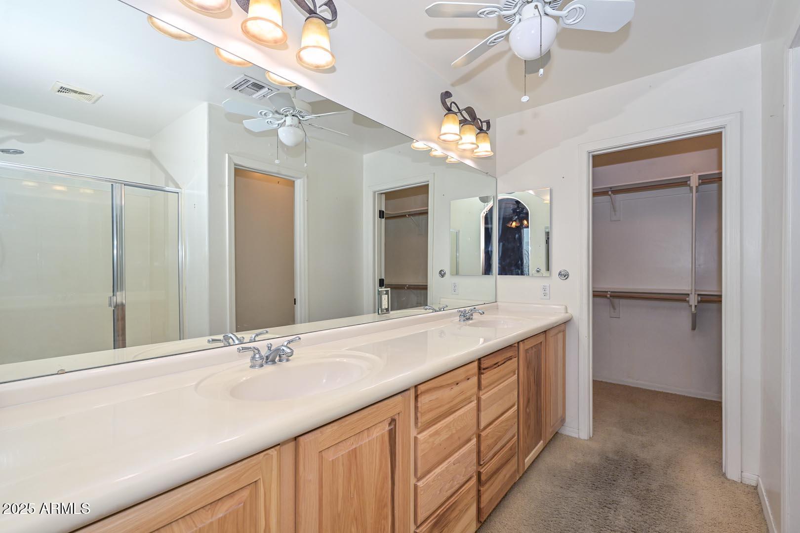 1750 East Ocotillo Road, Unit 18 Phoenix, AZ 85016 - Photo 37 of 44 Primary Bath