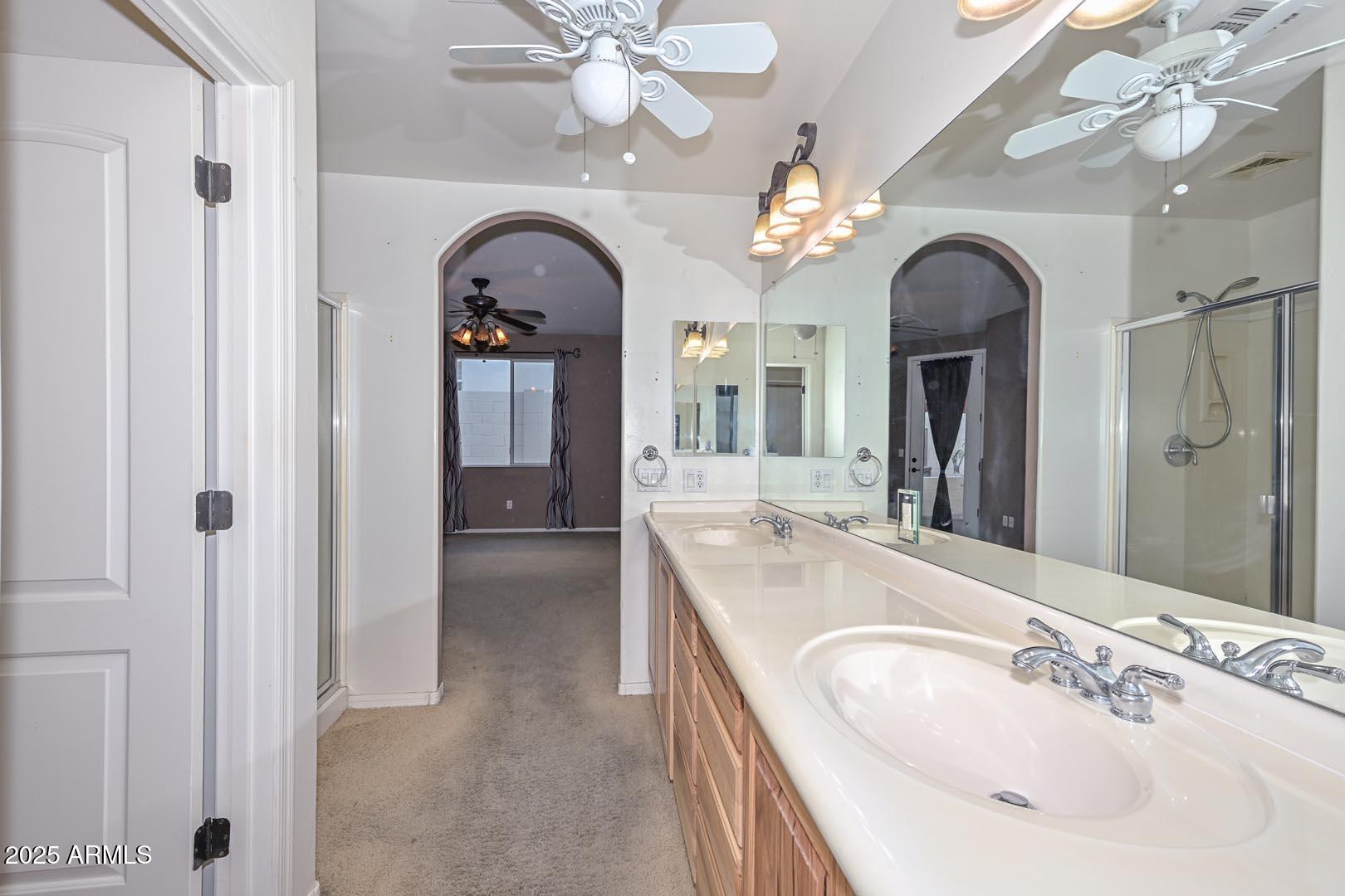 1750 East Ocotillo Road, Unit 18 Phoenix, AZ 85016 - Photo 38 of 44 Primary Bath2