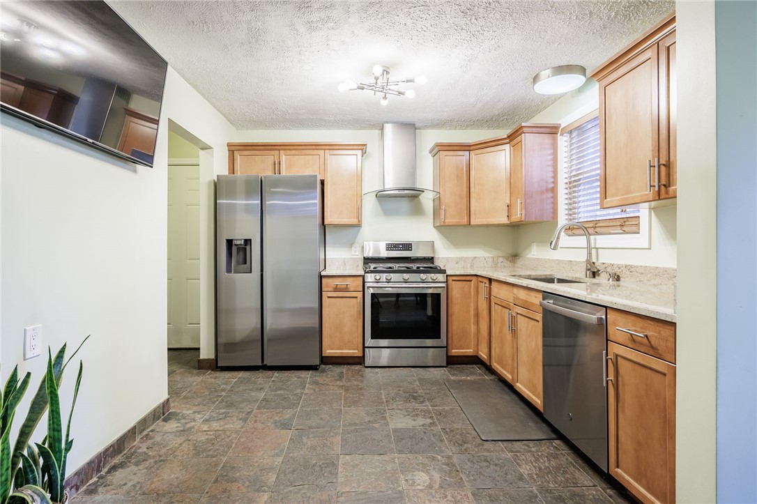 88 Longcroft Road Irondequoit, NY 14609 - Photo 13 of 31