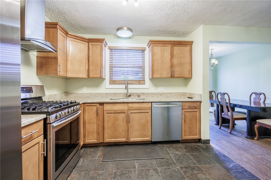 88 Longcroft Road Irondequoit, NY 14609 - Photo 14 of 31