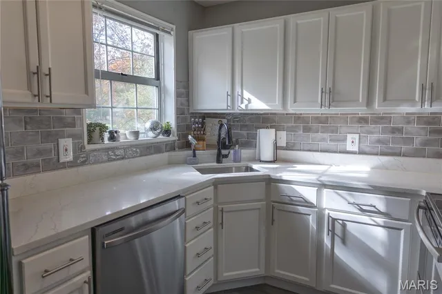 $250,000 | 9206 Eager Road, Brentwood, MO 63144