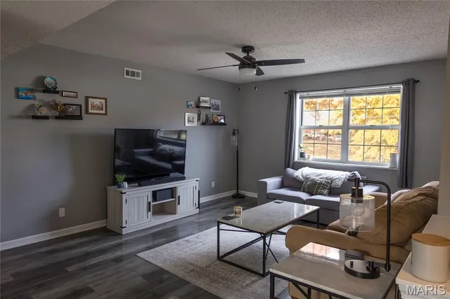 $250,000 | 9206 Eager Road, Brentwood, MO 63144