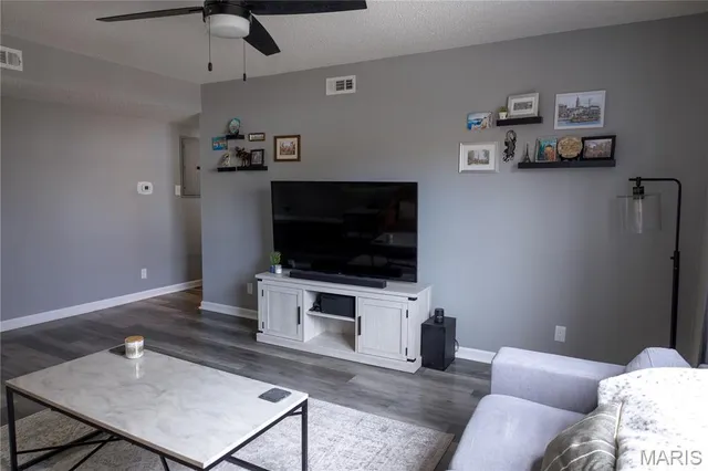 $250,000 | 9206 Eager Road, Brentwood, MO 63144