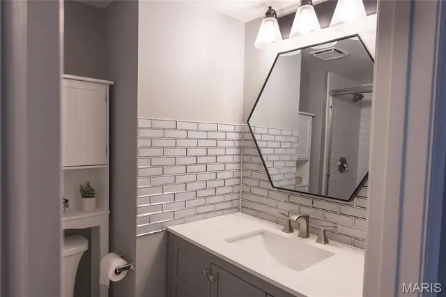 $250,000 | 9206 Eager Road, Brentwood, MO 63144