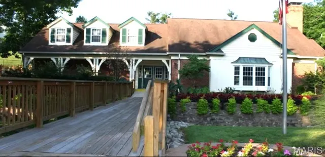 $250,000 | 9206 Eager Road, Brentwood, MO 63144