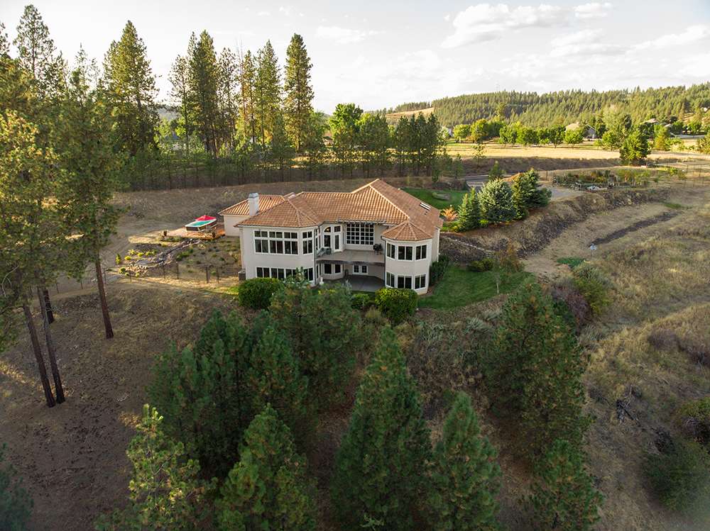 11921 South Baltimore Road Spokane, WA 99223 - Photo 2 of 20 Gallery Image 2