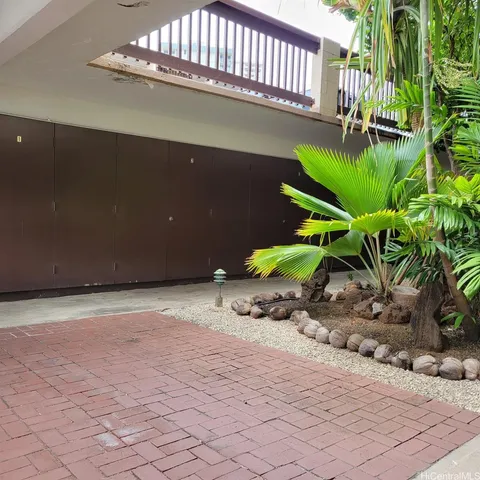 $338,000 | 1524 Pensacola Street, Unit 201, Honolulu, HI 96822