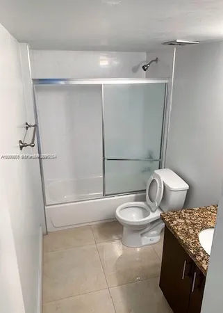 $2,800 | 2715 Tigertail Avenue, Unit 204, Miami, FL 33133