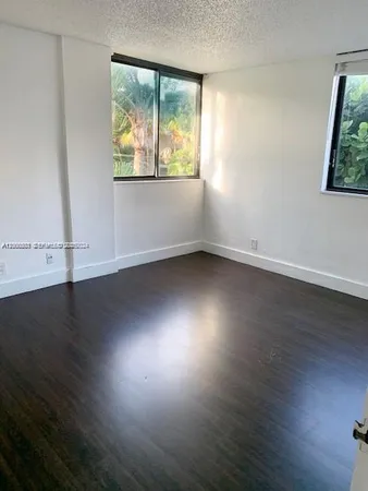 $2,800 | 2715 Tigertail Avenue, Unit 204, Miami, FL 33133