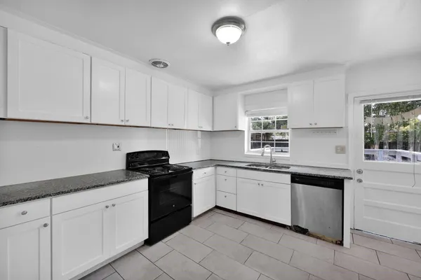 $1,995 | 8063 San Jose Boulevard, Jacksonville, FL 32217