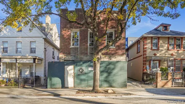 $1,400,000 | 4518 Richardson Avenue | Wakefield