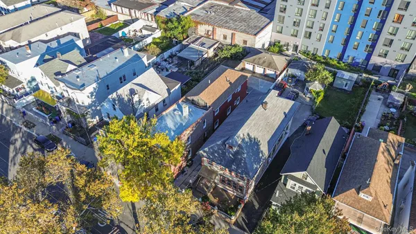 $1,400,000 | 4518 Richardson Avenue | Wakefield
