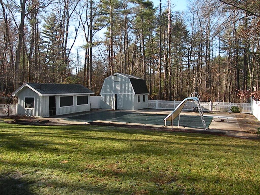 44 Schaefer Circle Hudson, NH 03051 - Photo 4 of 36