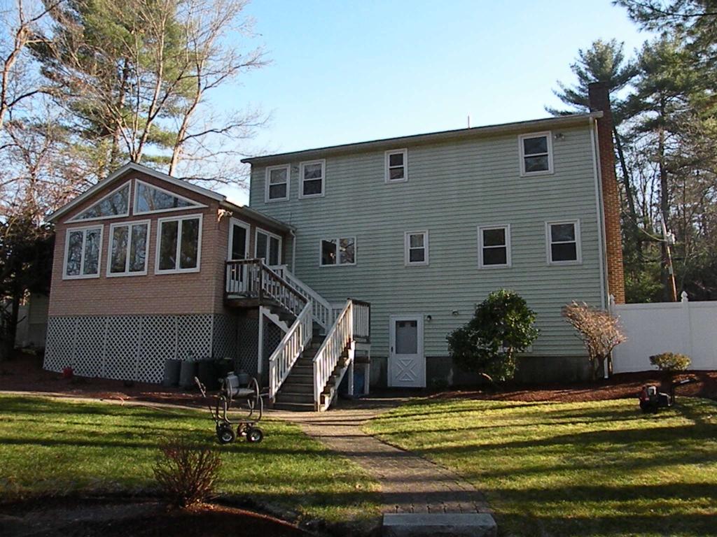 44 Schaefer Circle Hudson, NH 03051 - Photo 5 of 36
