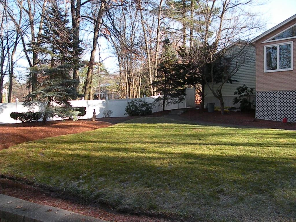 44 Schaefer Circle Hudson, NH 03051 - Photo 6 of 36
