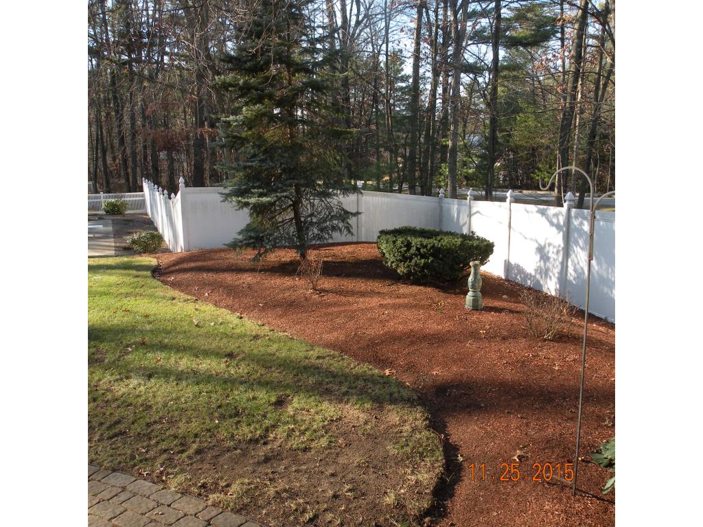 44 Schaefer Circle Hudson, NH 03051 - Photo 8 of 36